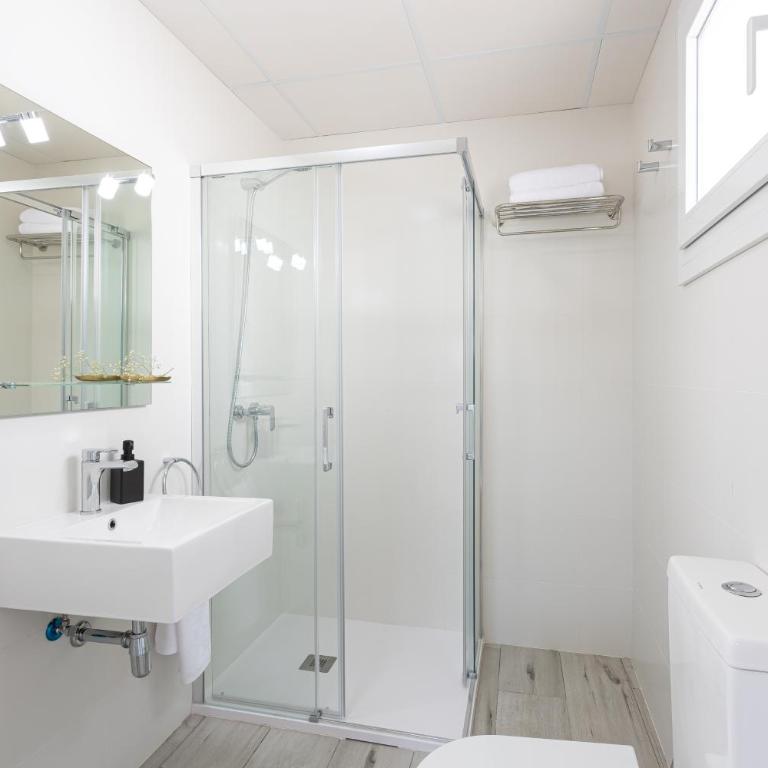 Apartamentos LA PELUSA - Estudio con 1 cama grande - 5