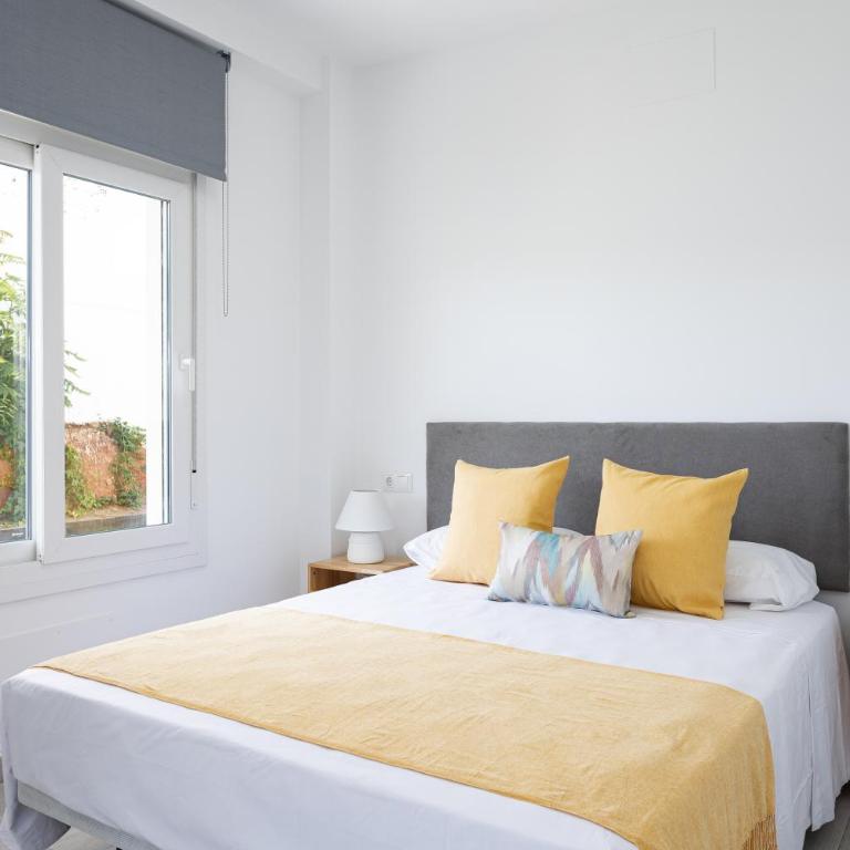 Apartamentos LA PELUSA - Estudio con 1 cama grande - 6