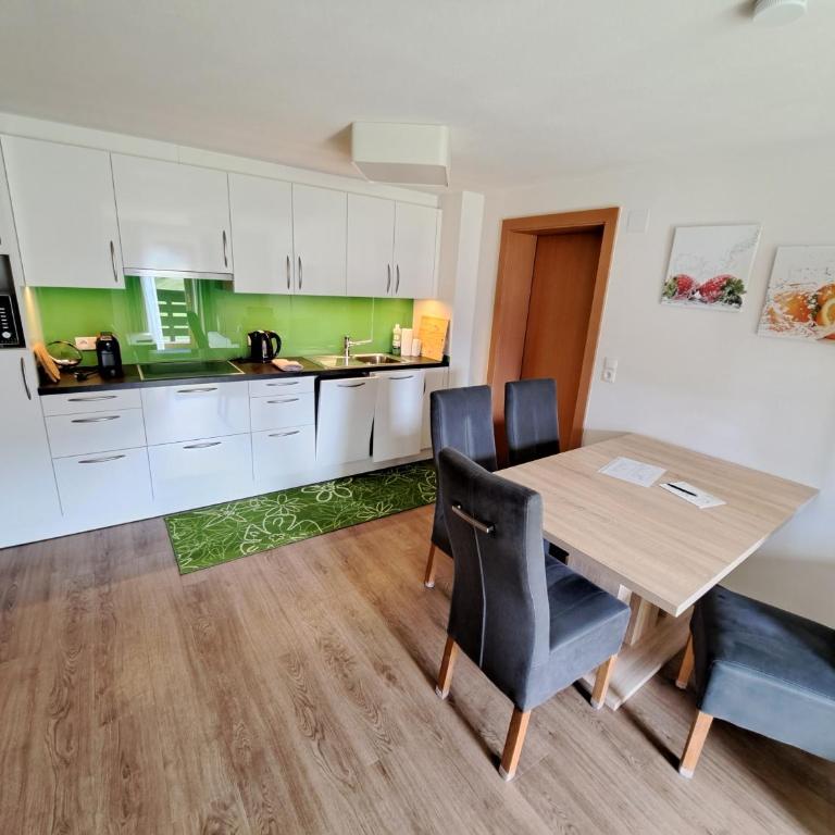 Pension Mallaun - Apartment mit Balkon - 8