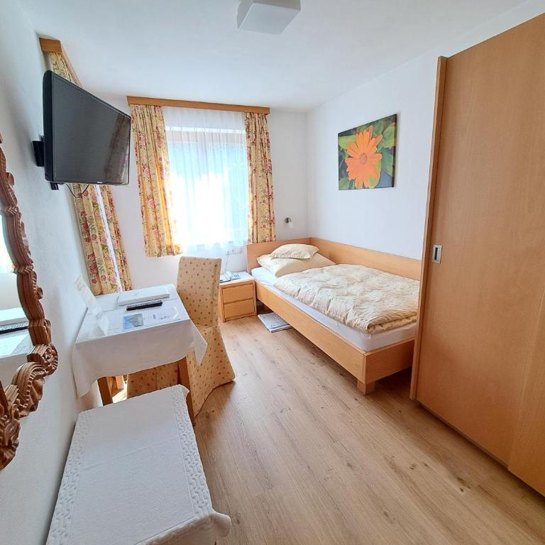 Pension Mallaun - Einzelzimmer mit Bad - 1