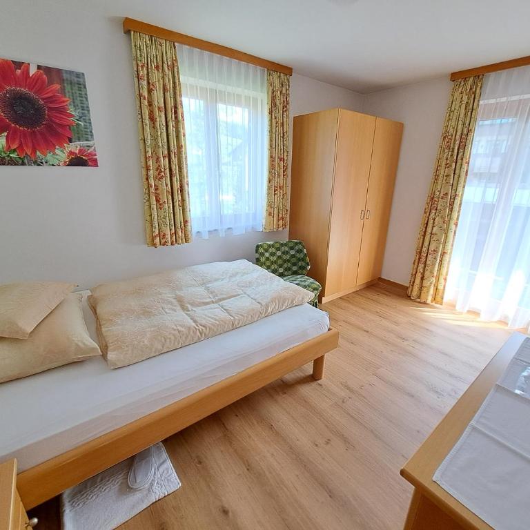 Pension Mallaun - Einzelzimmer mit Bad - 5