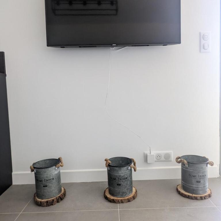 3 pièces dans villa avec piscine - Appartement 2 Chambres - 15