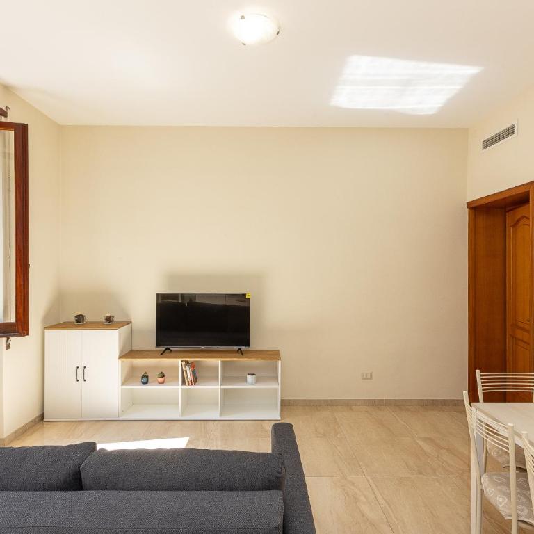 Vatican Museum by Rental in Rome - Two-Bedroom Apartment - 32