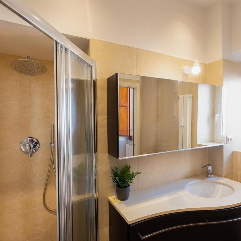 Vatican Museum by Rental in Rome - Two-Bedroom Apartment - 38