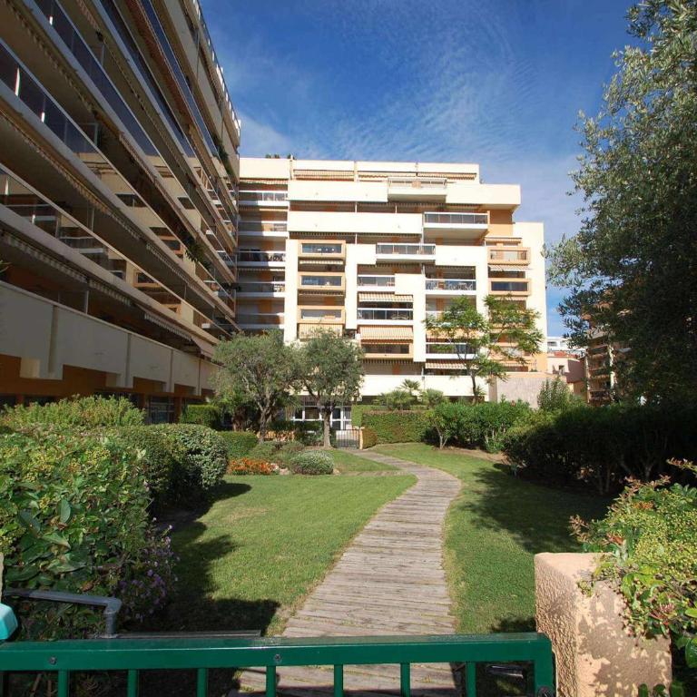 Grand studio climatisé avec alcôve et terrasse au centre de Menton - FR-1-196-288 - Studio - 2