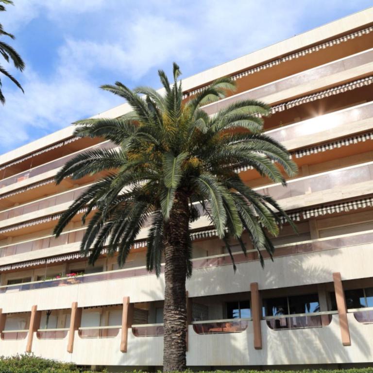 Bel appartement avec terrasse, piscine, parking et WiFi - FR-1-196-321 - Appartement - 13