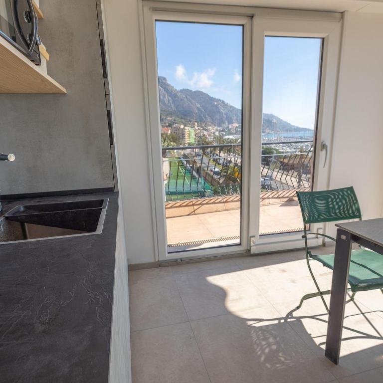 Magnifique 3P climatisé en dernier étage avec terrasse face mer, proche centre Menton - FR-1-196-326 - Appartement - 14