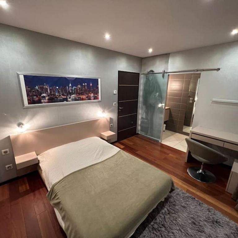 Splendide villa avec piscine et salle cinéma - Villa - 13