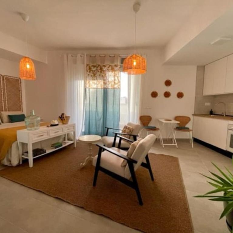 Eva Recommends Cádiz frente al mar - Studio with Balcony - 11