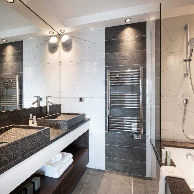 MGM Hôtels & Résidences - Hôtel Alpen Lodge - Chambre Deluxe avec Accès au Spa - 2