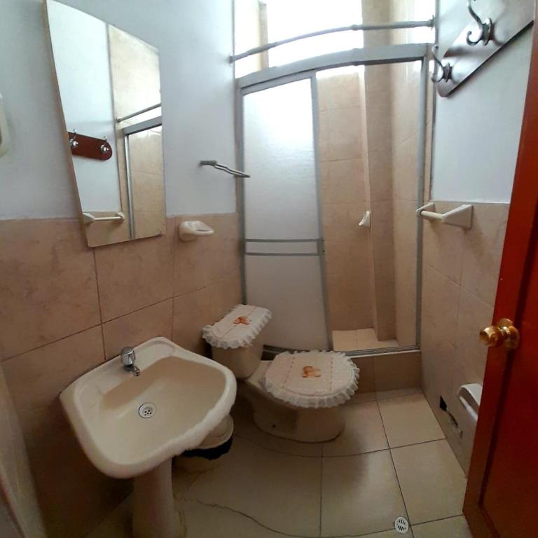 Hostal Turismo Cruz de Piedra EIRL-Cajamarca - Habitación Doble - 2 camas - 2