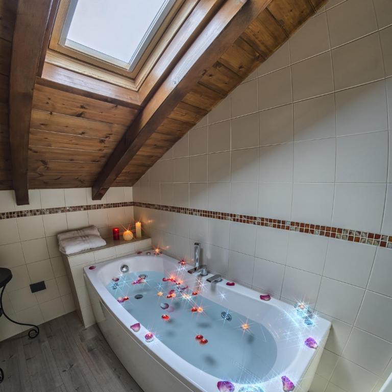 VILLA VINICIA, pool, jacuzzi, airco - Appartamento con 3 Camere da Letto (8 Adulti) - 3