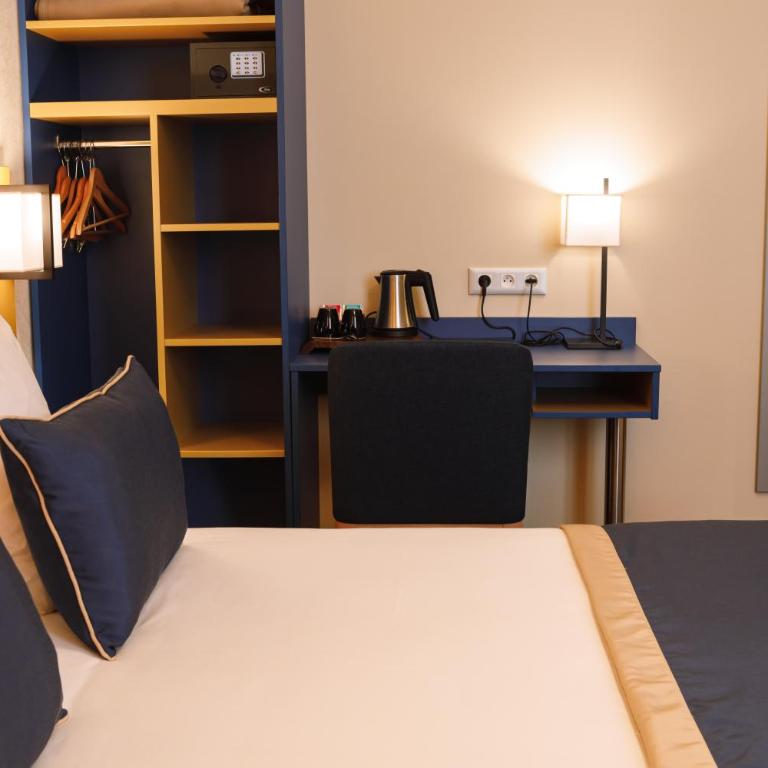 Hotel Des Remparts Lyon Perrache - Chambre Double Confort Climatisée - 10