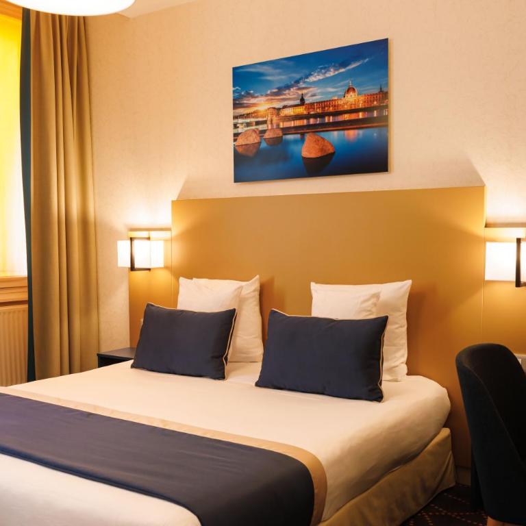 Hotel Des Remparts Lyon Perrache - Air-conditioned Superior Double Room - 9