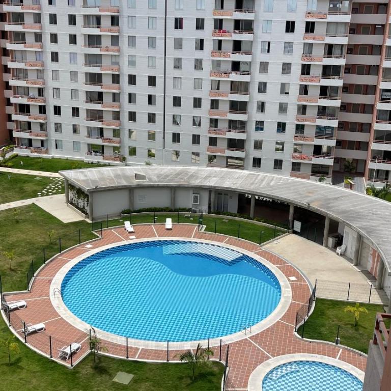 Cómodo y amplio apartamento - Three-Bedroom Apartment - 26