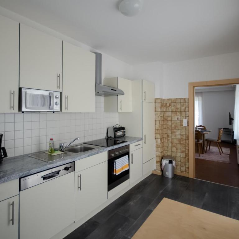 Familienhotel Steindl - Apartment mit 2 Schlafzimmern und Blick auf das Wasser - 1