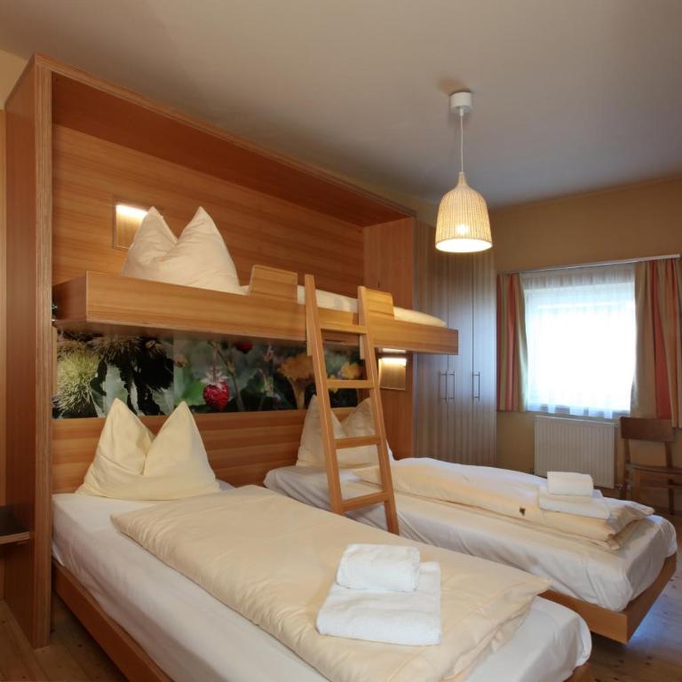 JUFA Hotel Murau - Self Check-in - Dreibettzimmer - 4