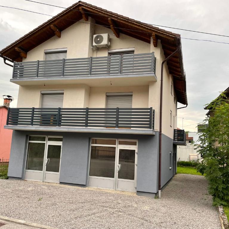 Pišta-pause - Three-Bedroom Apartment - 4