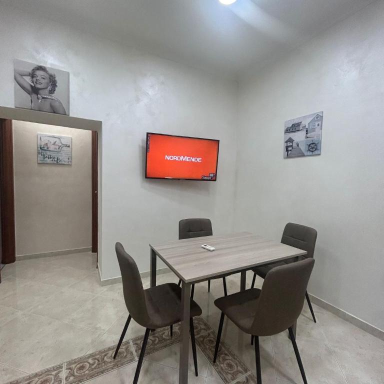 HV Dora apartment Naples historic center - Apartment with Balcony - 2