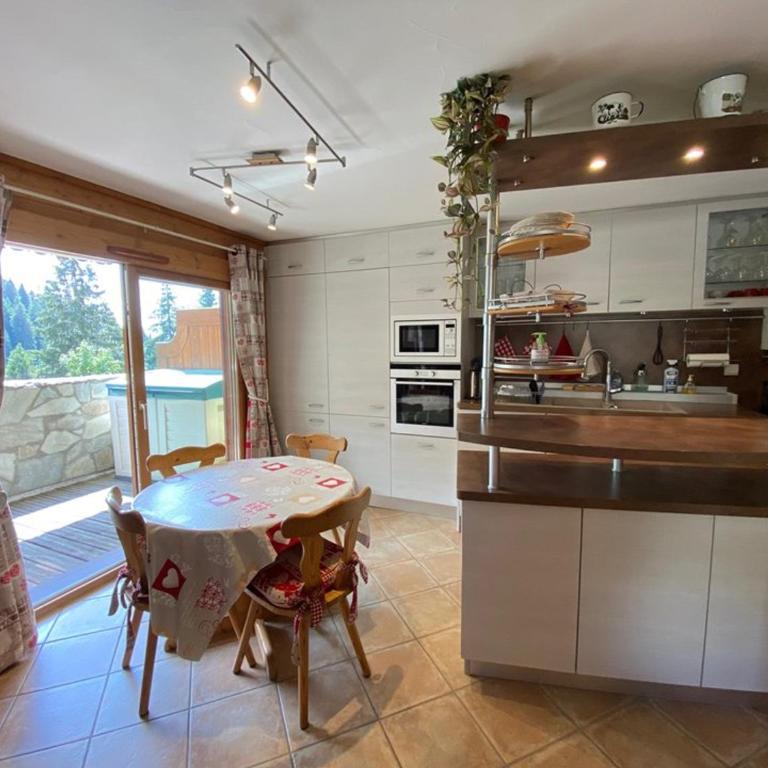 Appartement 6 pers. avec piscine chauffée, grande terrasse, parking, Crest-Voland - Two-Bedroom Apartment - 12