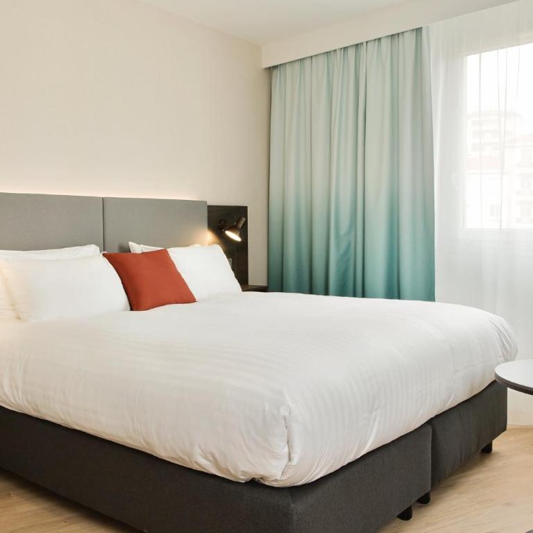 Holiday Inn Toulon City Centre by IHG - Chambre Standard Lit Queen-Size - 4