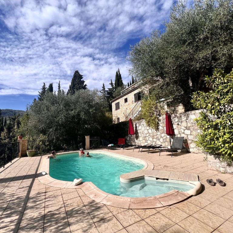 Entre Nice et Monaco grande Villa avec piscine privée 12 personnes - Villa - 1