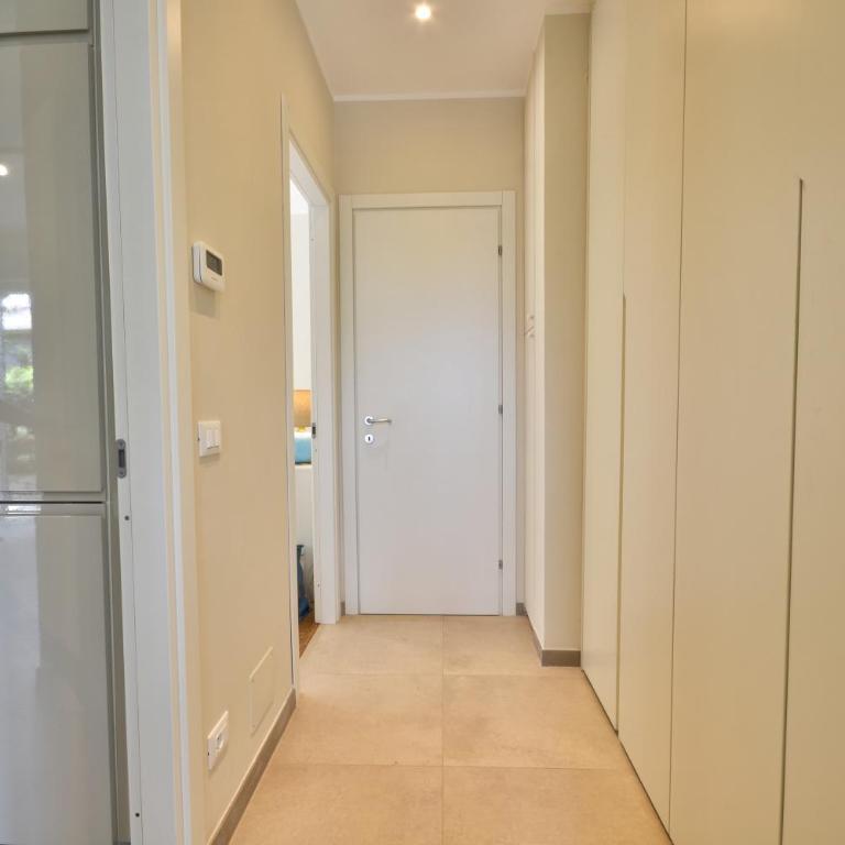 Casa Riva - Giardino e posto auto privato a pochi minuti dalle spiagge - 4 posti letto - Appartamento con 2 Camere da Letto - 11