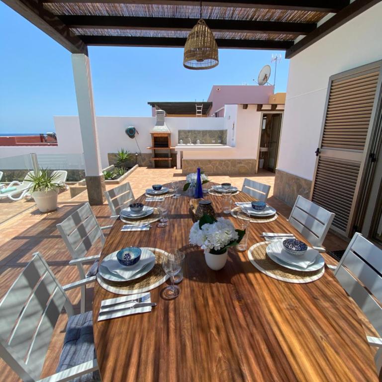 Casa Blanca Caleta - Golf & Sea Views - private heated Saltwater Pool - BBQ - Aircondition" - Maison de Vacances - 4