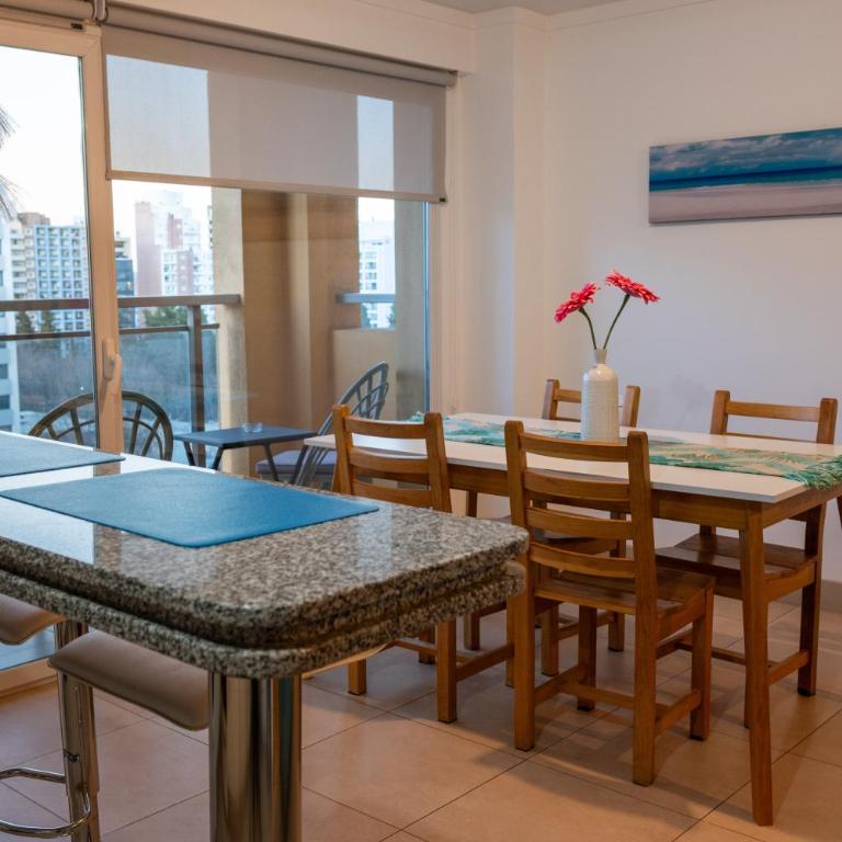 APARTAMENTO CENTRiCO 2 DORMITORIOS AMPLIO BALCON CON OPCION COCHERA - Apartamento de 2 dormitorios - 38