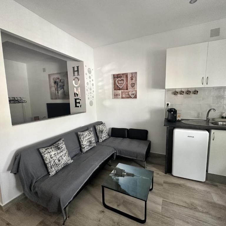 Love Home - Recién reformado, Piscina, Playa a 10 minutos, Centro a 5 minutos - Estudio - 10