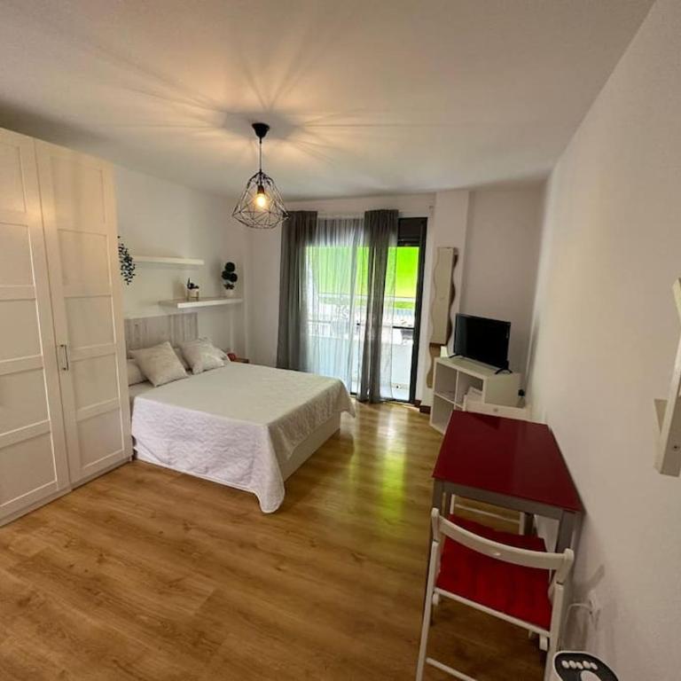 Nice studio near the centre of Malaga-JIM - One-Bedroom Apartment - 1