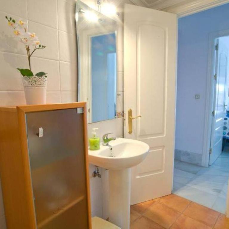 Cozy Penthouse Malaga Center, car park included-CASPAL - Two-Bedroom Apartment - 15