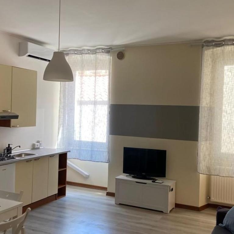 TRAMWAY 3-Trieste center - Appartamento con 2 Camere da Letto - 1