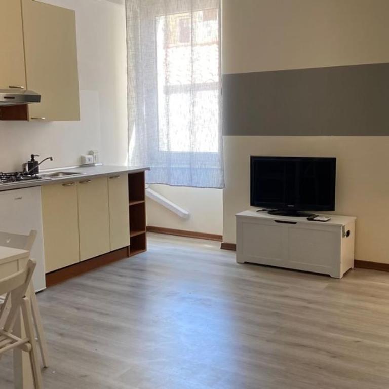 TRAMWAY 3-Trieste center - Appartamento con 2 Camere da Letto - 5