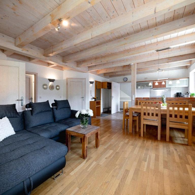 Ferienwohnung Haberlander inkl. Chiemgaukarte - Apartment mit Balkon - 1