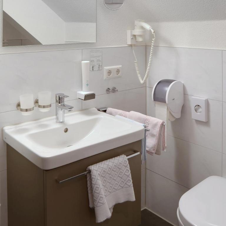Gasthof Ziegler Hotel & Restaurant - Doppelzimmer Klein - 5