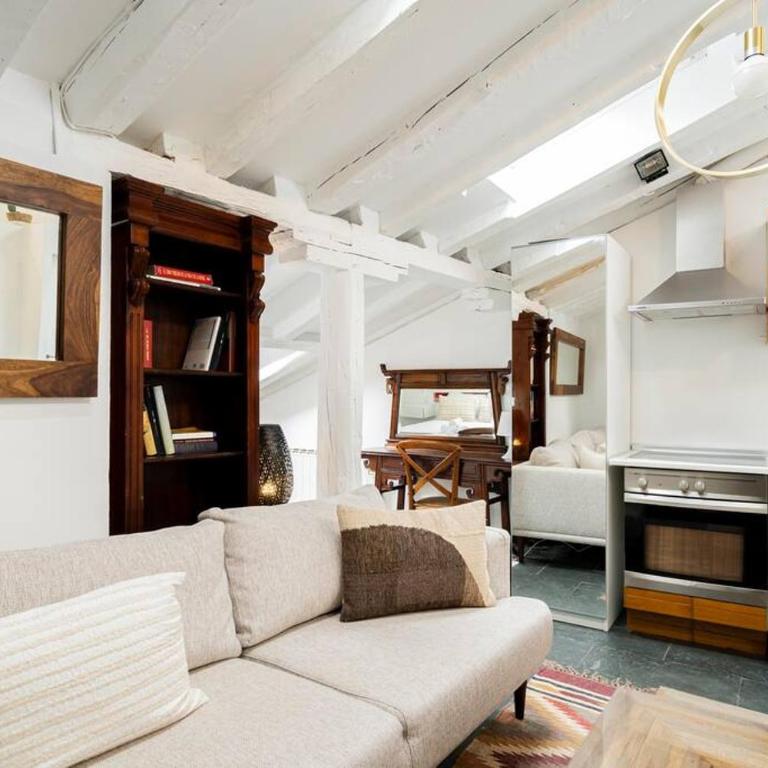 Beautiful central attic-Malasaña-Gran Vía-FUEN42 - One-Bedroom Apartment - 14