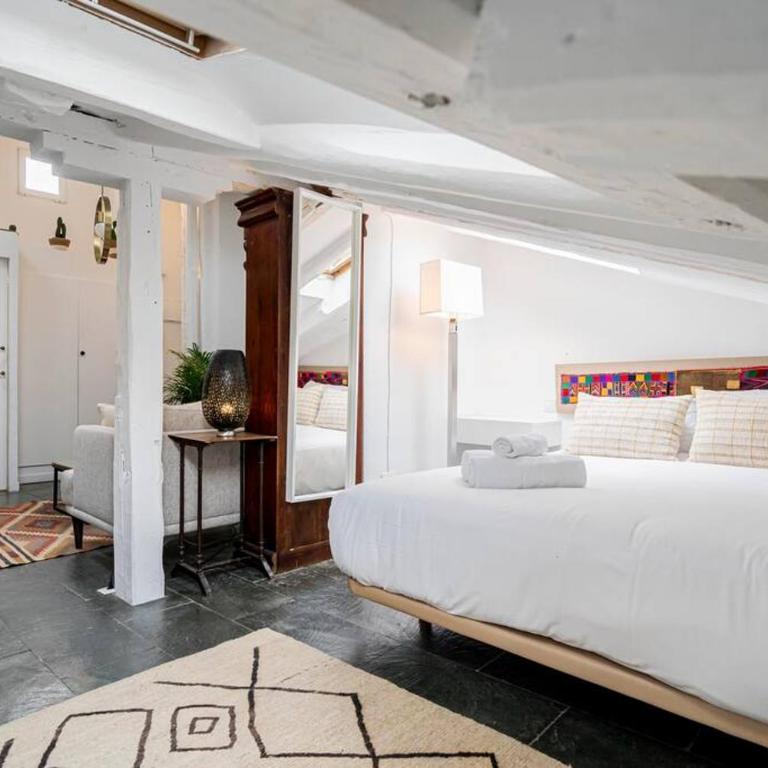 Beautiful central attic-Malasaña-Gran Vía-FUEN42 - One-Bedroom Apartment - 17