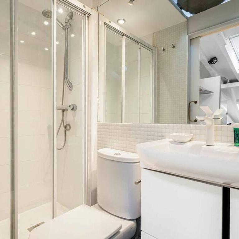 Beautiful central attic-Malasaña-Gran Vía-FUEN42 - One-Bedroom Apartment - 19