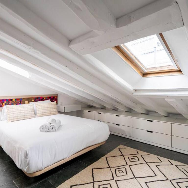 Beautiful central attic-Malasaña-Gran Vía-FUEN42 - One-Bedroom Apartment - 22