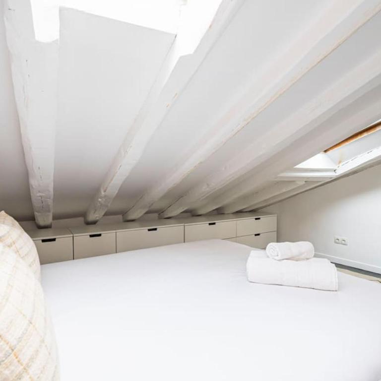 Beautiful central attic-Malasaña-Gran Vía-FUEN42 - One-Bedroom Apartment - 28