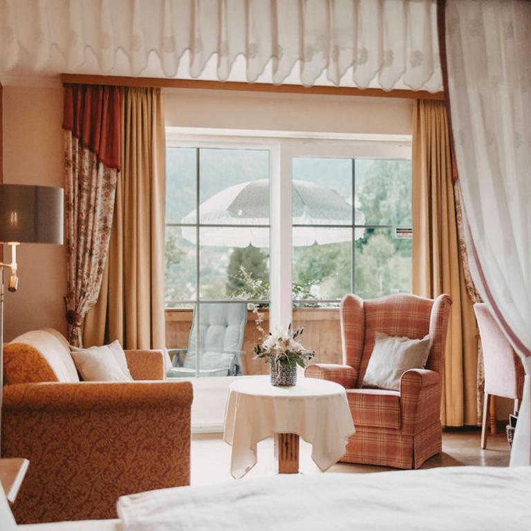 ROHO MURAU Hotel Rosenhof Murau - Camera Matrimoniale Deluxe con Vista Castello - 4