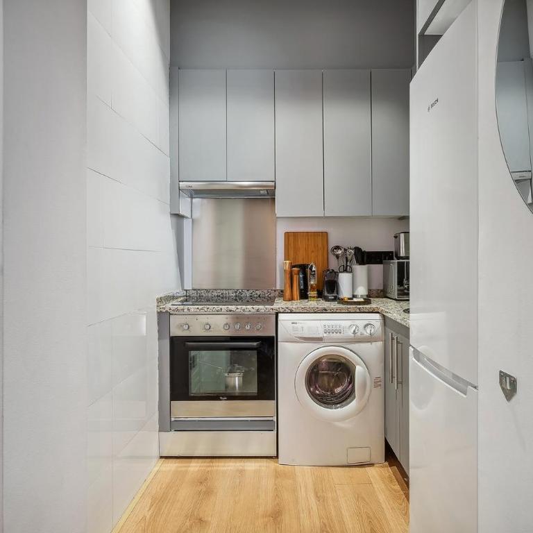 Limehome Madrid Calle de Santa Ana - estancia temporal - One-Bedroom Apartment with balcony - 11