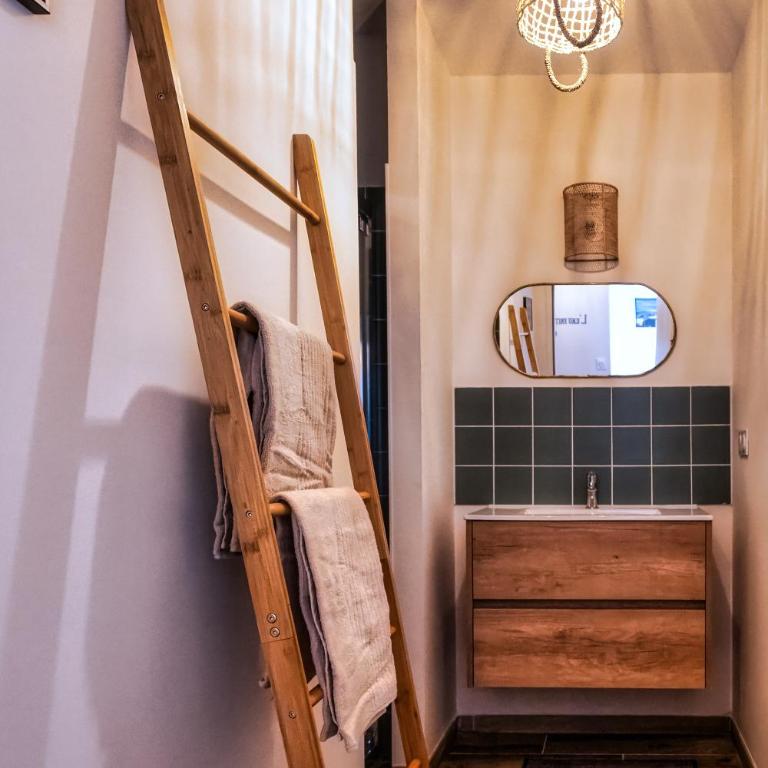 Magic Surf House - Two-Bedroom Apartment - 7