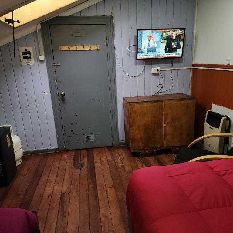 Hostal Capricho de Carlitos - Queen Room with Shared Bathroom - 2