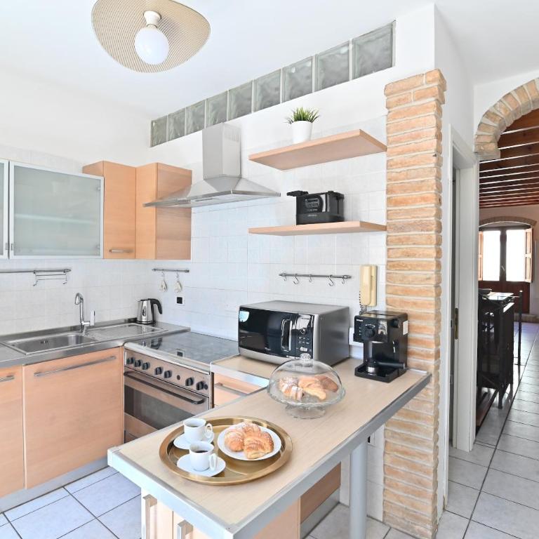 IzzHome Full Center Terrace - Appartamento con 2 Camere da Letto - 46