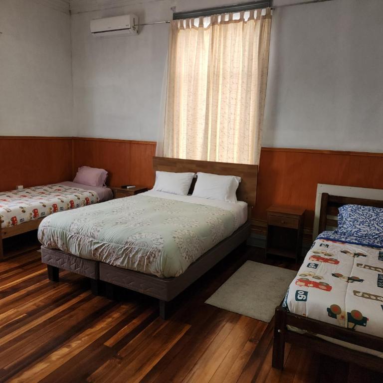 Hostal Capricho de Carlitos - Deluxe Room - 1