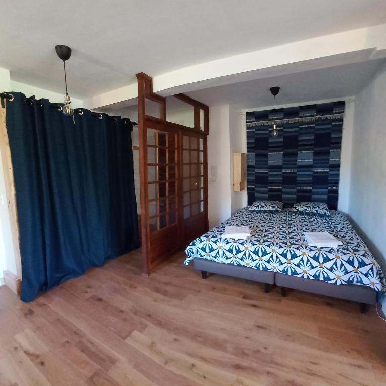 Loft climatisé "La pinède", 50 m2, très calme, 5 mn à pied des plages, lit King Size - Apartment mit 1 Schlafzimmer - 6