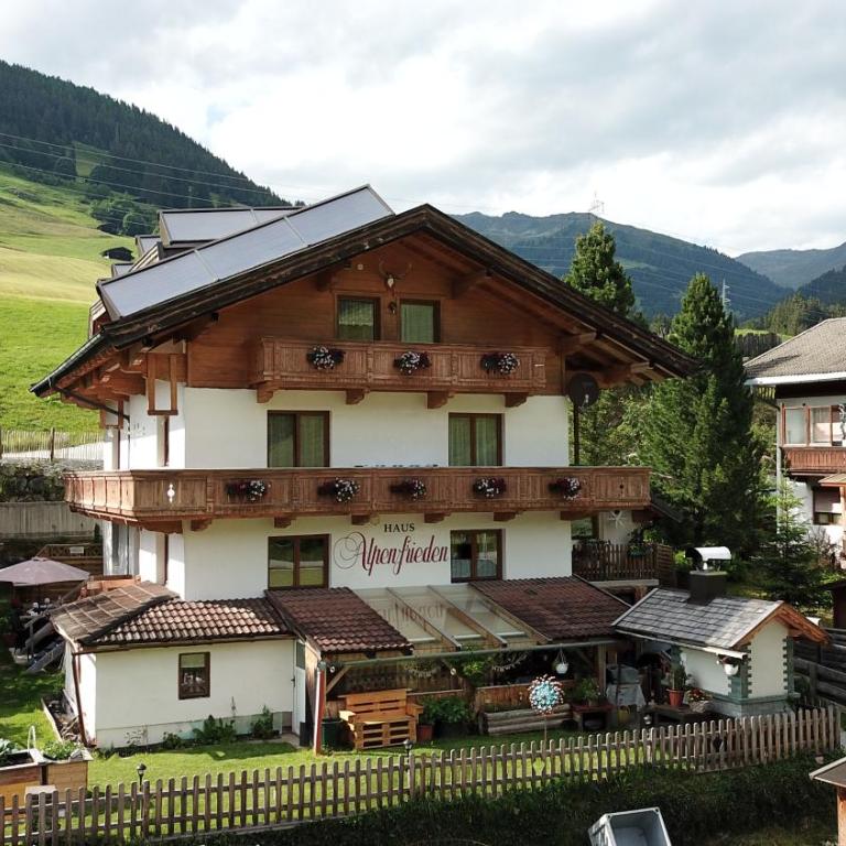 Haus Alpenfrieden - Doppelzimmer mit Dusche - 1