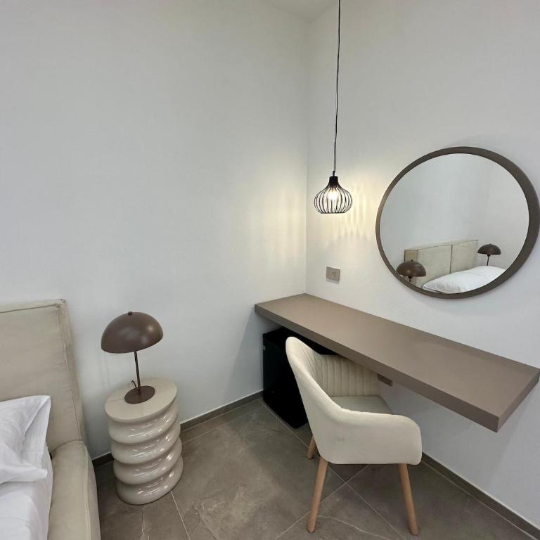 Alma Rooms - Camera Tripla con Balcone - 5
